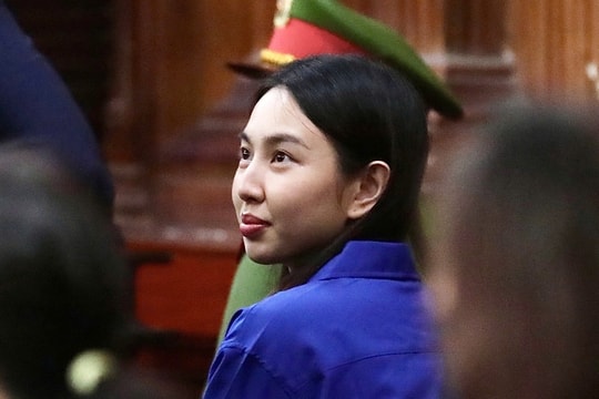 Một năm bão tố của Trương Ngọc Ánh, Thùy Tiên