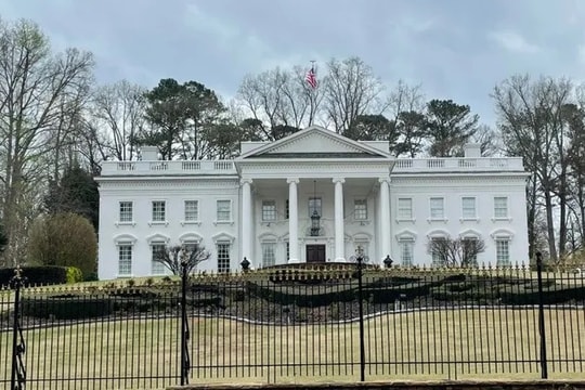 Gia đình gốc Việt rao bán 'bản sao' Nhà Trắng giá 35 triệu USD