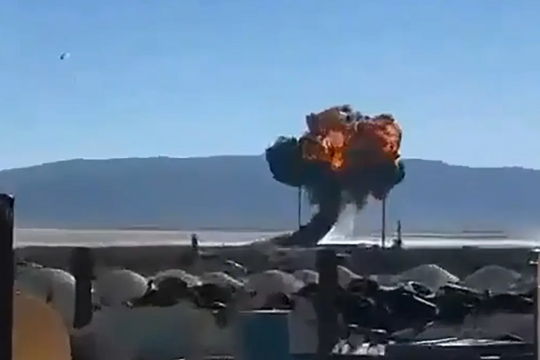 Khoảnh khắc tiêm kích F-16C Mỹ rơi, phi công kịp thoát ra ngoài