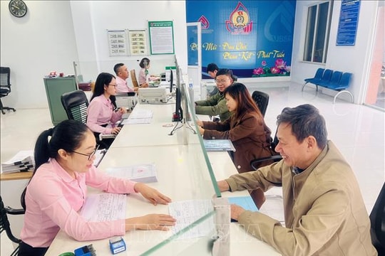 Giảm lãi suất cho vay đối với khách hàng bị ảnh hưởng sau bão số 12