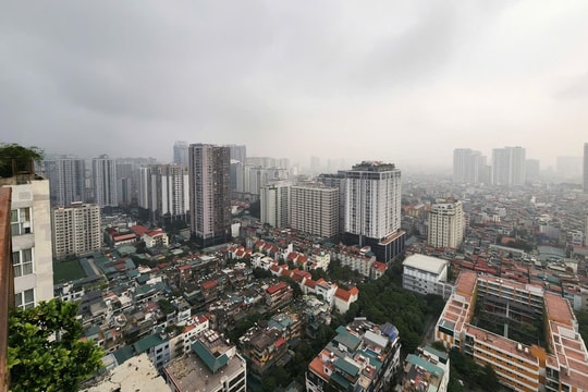 Siết khí thải ô tô, xe máy và quản lý xây dựng để trời Hà Nội ‘trong veo’ trở lại