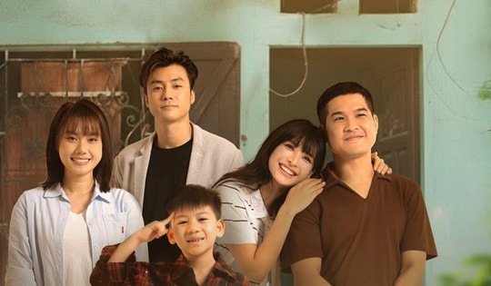 Đạo diễn 'Đi giữa trời rực rỡ' gây bất ngờ với 'Bẻ lái cuộc đời'