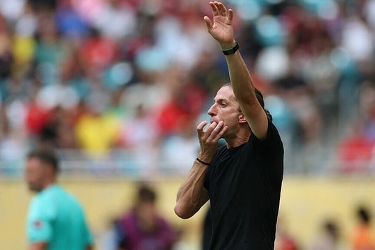 Filipe Luis - từ cậu trò nhỏ của Simeone đến siêu HLV ở Brazil