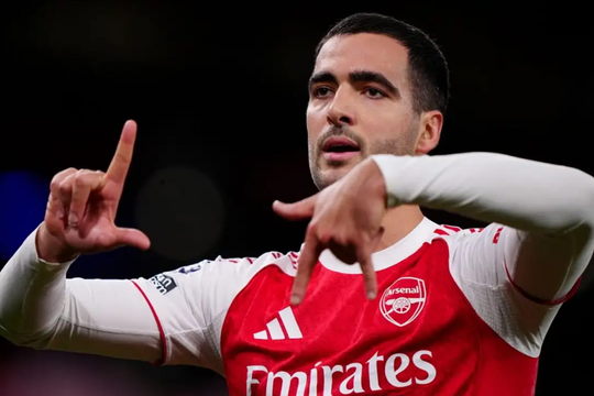 Arsenal xây chắc đỉnh bảng Ngoại hạng Anh