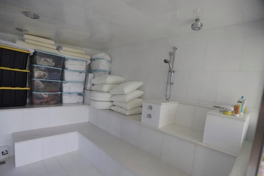 Phe Dân chủ công bố hình ảnh mới trên 'đảo ấu dâm' của Epstein