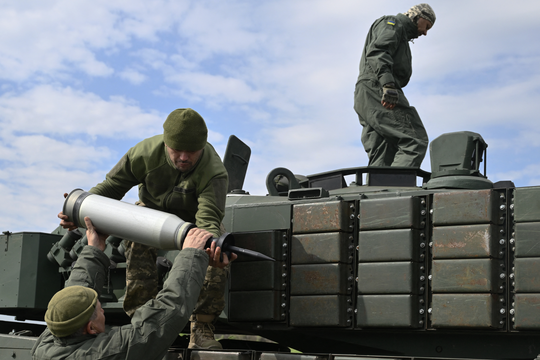 Italy từ chối tham gia sáng kiến mua vũ khí Mỹ cho Ukraine