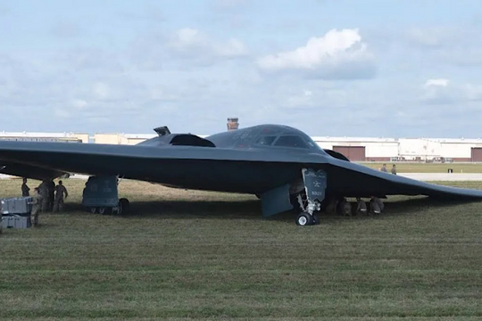 Mỹ mất 4 năm sửa chữa oanh tạc cơ tàng hình bị sập càng