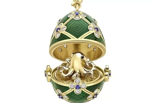 Kẻ trộm nuốt 'quả trứng vàng' trước mặt cảnh sát