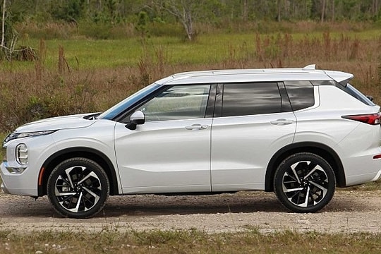 Mitsubishi Outlander 2022 giá 670 triệu nên mua?