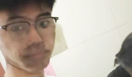 Nam thiếu niên 17 tuổi, một tay bế bà thoát khỏi biển lửa