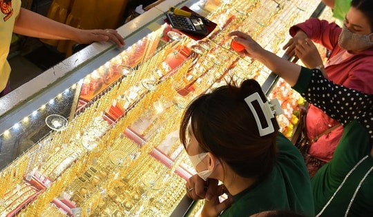 Cuối ngày 4-12, giá vàng miếng SJC, vàng nhẫn rớt mạnh