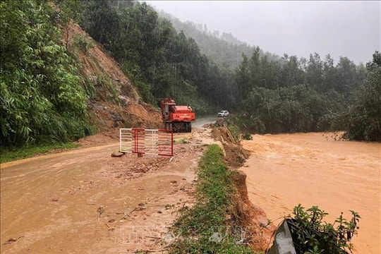 Đề phòng lũ quét, sạt lở đất ở các tỉnh, thành phố từ Huế đến Gia Lai