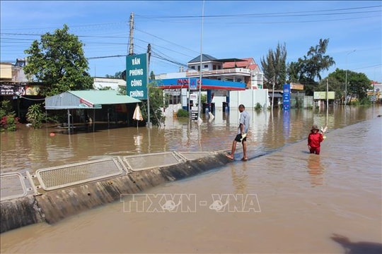 Thời tiết đêm 5 ngày 6/12: Vùng biển từ Nam Quảng Trị đến Quảng Ngãi có mưa rải rác ven bờ