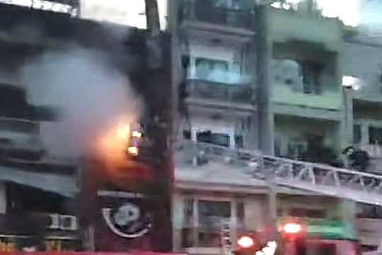 TP Hồ Chí Minh: Cháy dữ dội quán ăn lúc rạng sáng, nhiều người tử vong