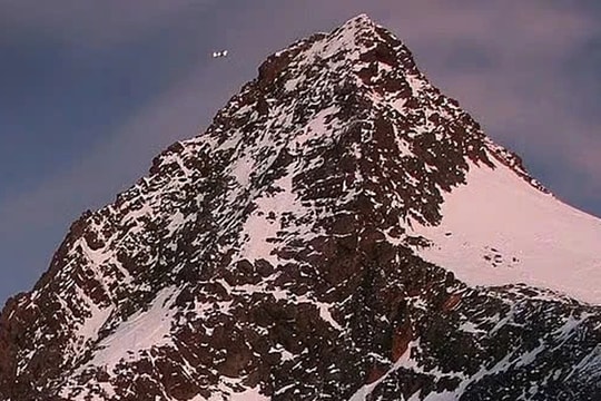 Cô gái tử vong bi thảm vì bị bạn trai bỏ rơi trên đỉnh núi cao nhất nước Áo