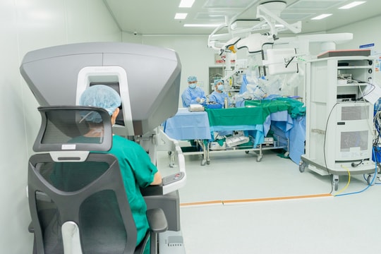 Bác sĩ đề nghị BHYT chi trả một phần phẫu thuật robot