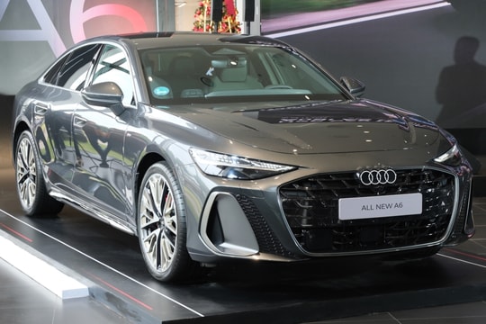 Audi A6 thế hệ mới ra mắt khách Việt, giá 2,799 tỷ đồng