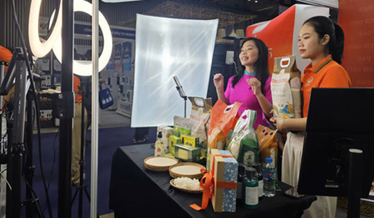 Bịt lỗ hổng hàng giả trên sàn