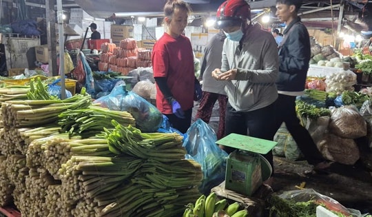 Đèo Prenn Đà Lạt sạt lở ảnh hưởng thế nào đến giá rau củ ở TPHCM?