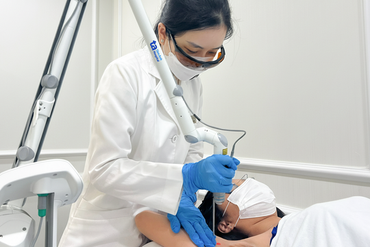 Thâm sạm vùng nách sau triệt lông