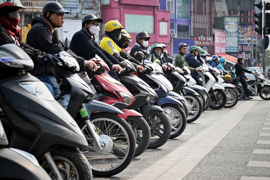 Chuyên gia Pháp: 'Nên cấm ngay xe máy xăng ở quy mô lớn'