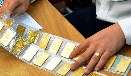 Sáng 6-12, giá vàng miếng SJC vẫn neo cao