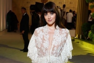 Mỹ nhân '50 sắc thái' gợi cảm