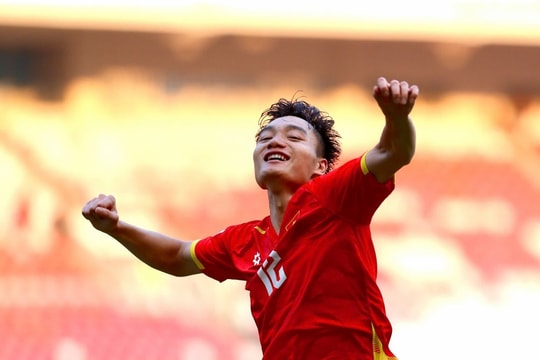 Tuyển thủ U22 Việt Nam vừa dự SEA Games vừa học đại học