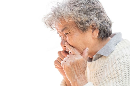 Điều gì xảy ra khi người cao tuổi nhiễm virus hợp bào?