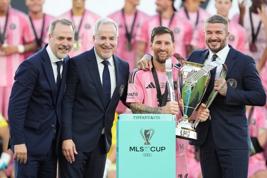 Messi và Beckham khoe Cup MLS