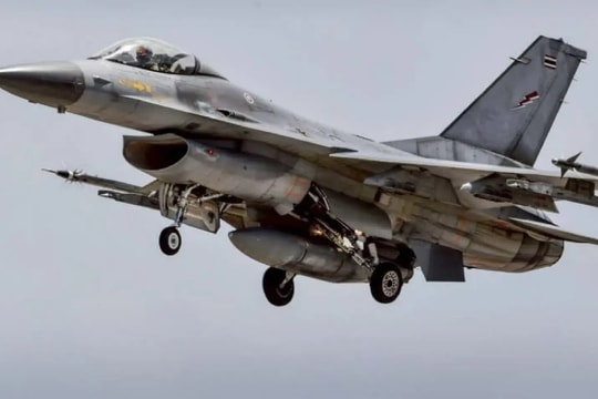Biên giới căng thẳng, Thái Lan triển khai F-16 tấn công 3 vị trí của Campuchia