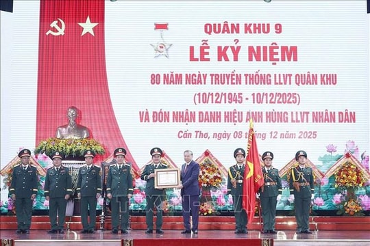 Tổng Bí thư dự Lễ kỷ niệm 80 năm Ngày truyền thống Quân khu 9