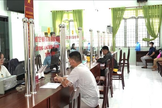 Tây Ninh bố trí việc làm cho 72 người trúng tuyển công chức xã