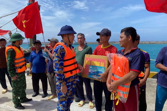 Đặc khu Trường Sa triển khai ứng phó với áp thấp nhiệt đới