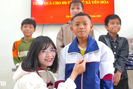 Bạn đọc tiếp tục hỗ trợ học sinh vùng lũ tại Nghệ An