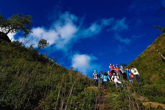 Những kỹ năng bỏ túi khi leo núi miền Bắc cuối năm