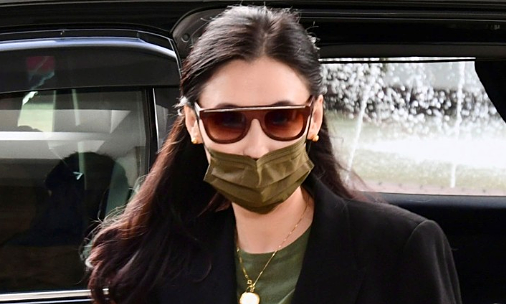 Trương Bá Chi khóc ở tòa