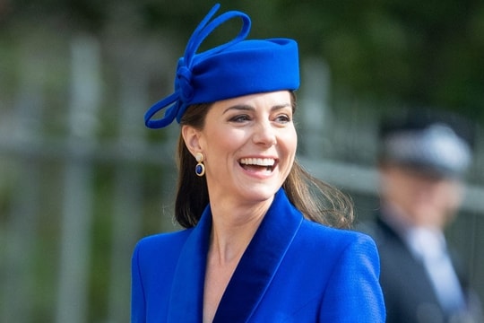 Lý do hoàng gia Anh thường diện màu xanh lam