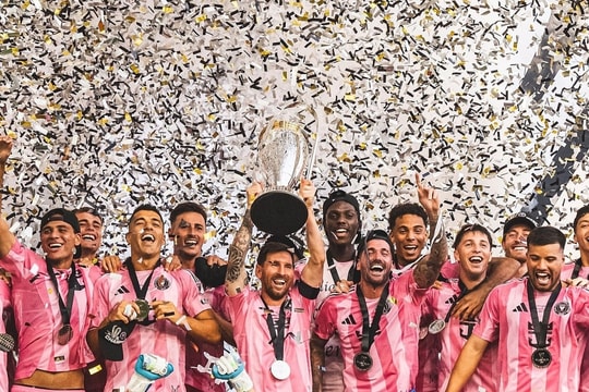 Messi được khen vượt tầm vóc Pele ở MLS