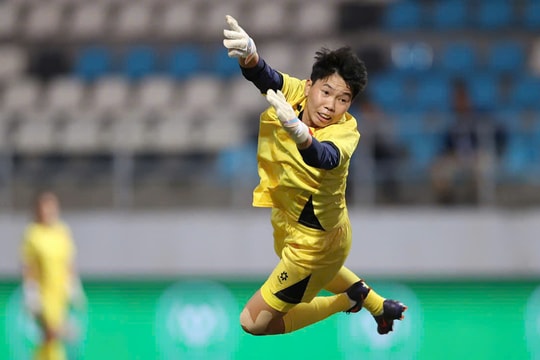 Việt Nam 0-0 Philippines (H1): Kim Thanh trở lại, Huỳnh Như dự bị