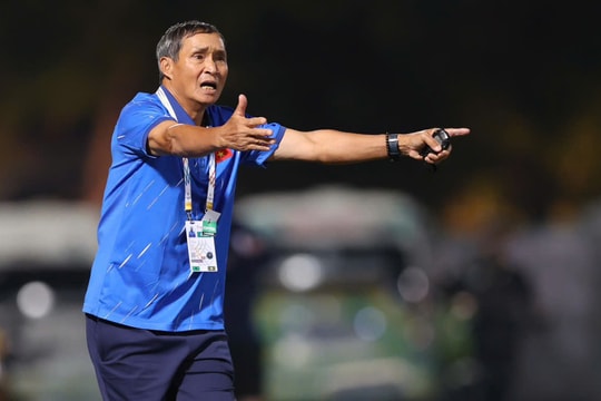 HLV Mai Đức Chung: 'Trọng tài không công bằng, cầu thủ sai chiến thuật'