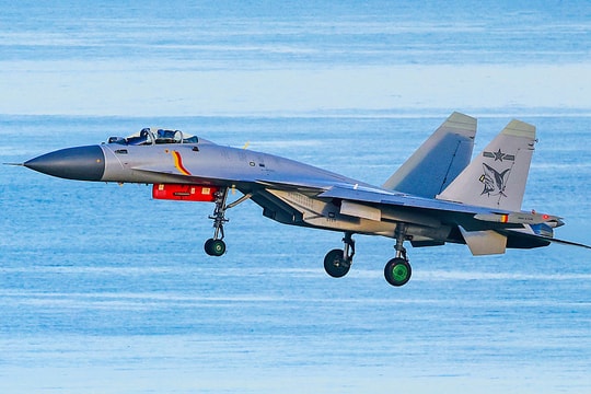 Nhật - Trung tiếp tục đấu khẩu sau vụ 'J-15 khóa mục tiêu F-15'