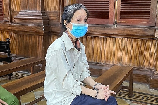 Hai trường THPT ở TP HCM bị chiếm đoạt hơn 18 tỷ đồng