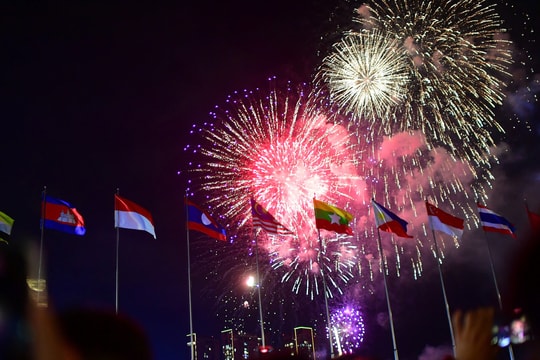 TP HCM bắn pháo hoa 4 điểm mừng năm mới 2026