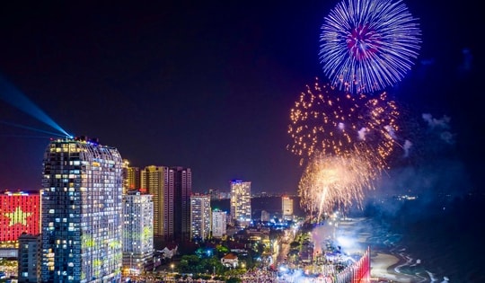 Các điểm bắn pháo hoa đêm giao thừa Tết Dương lịch 2026 tại TPHCM