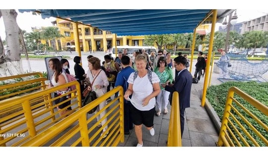 Từ ngày 10-12, khách mua vé tham quan Vịnh Hạ Long cần cung cấp đủ thông tin nhận diện