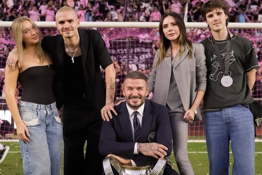 Beckham tiếp tục bị con trai phớt lờ