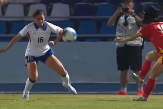 Tuyển nữ Việt Nam thua cay đắng: Trọng tài FIFA lý giải tình huống tranh cãi