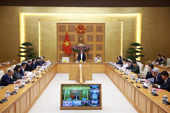 Thủ tướng họp triển khai chiến dịch xây nhà cho các gia đình bị thiệt hại do thiên tai tại miền Trung