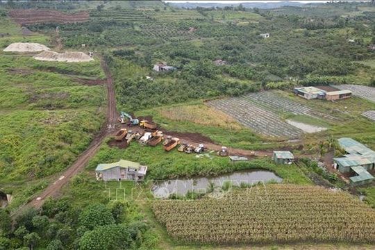 Tranh luận việc dự án ở xã này, tái định cư ở xã khác